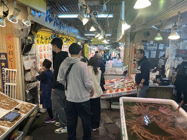 三角市場　小樽