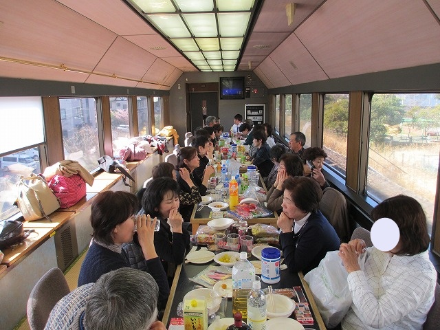 �����~���