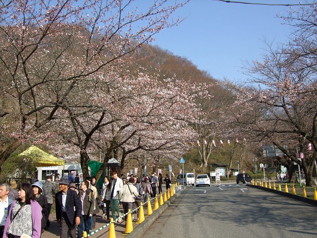 �k��W���n