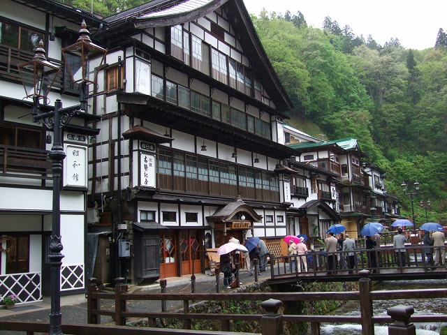 銀山温泉