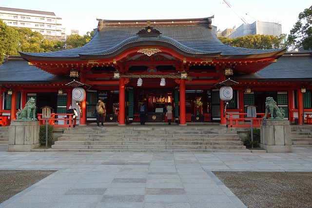 生田神社の拝殿