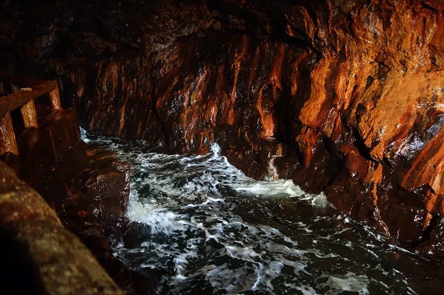 三段壁　潮吹き岩