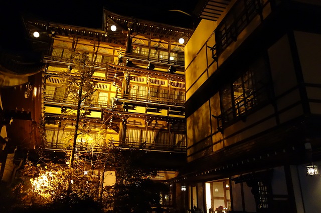 ���j�̏h���