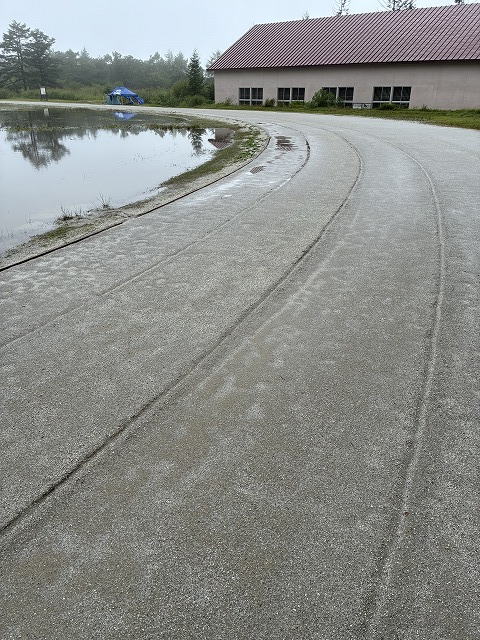 霧ケ峰、陸上競技場