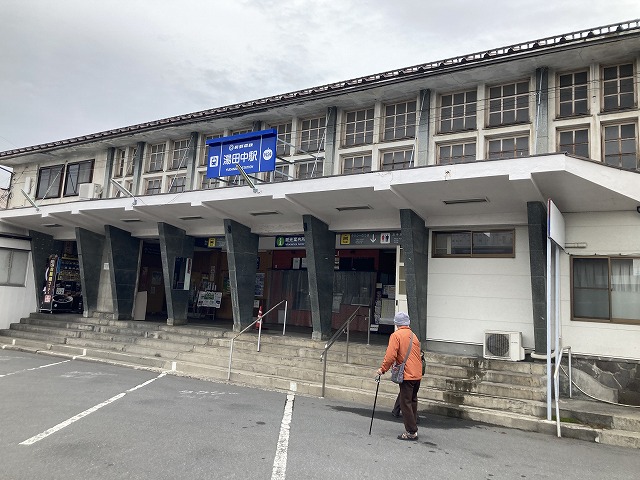 ���c���w